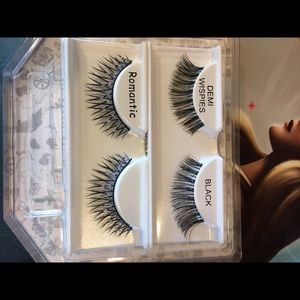 False eyelashes